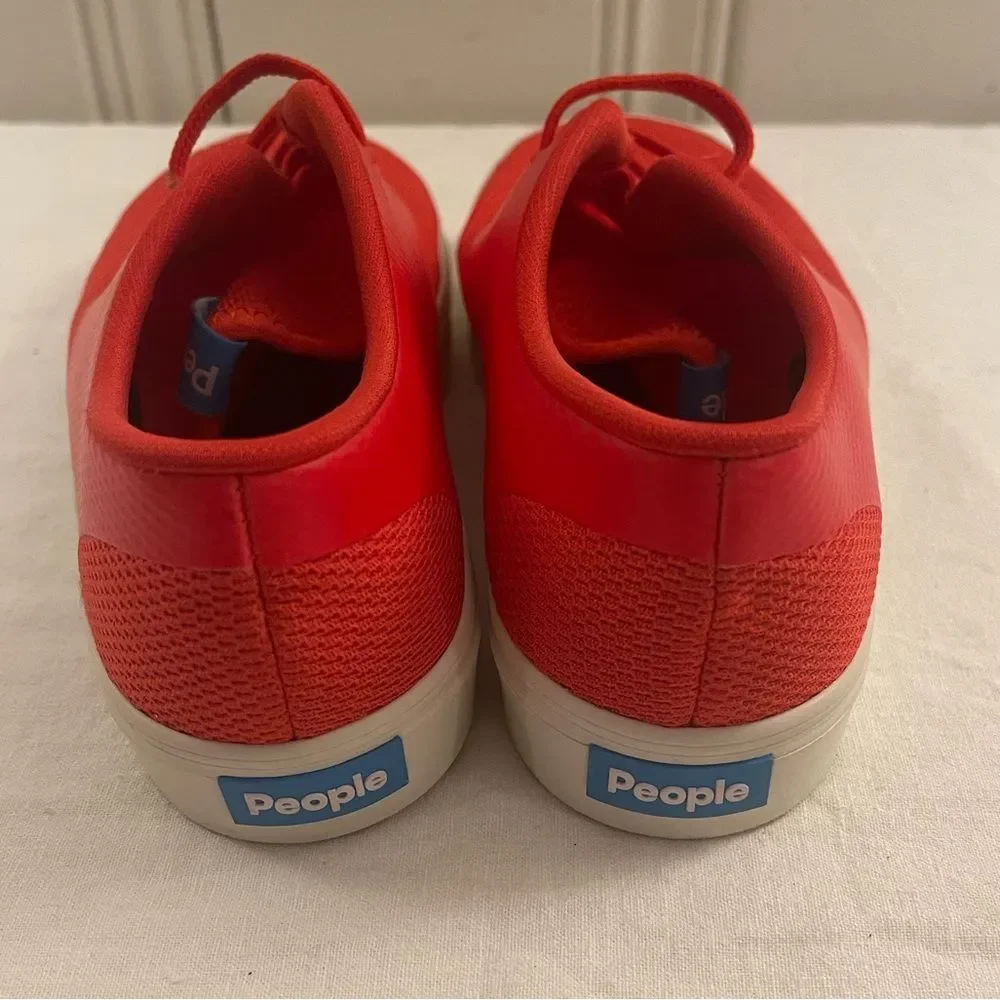 People Boys Red Sneakers Size 3‎
